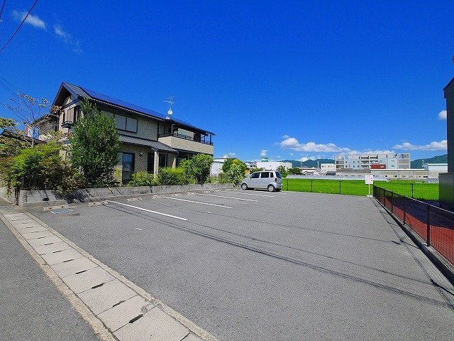 レオパレス富堂の駐車場|駐車場に車を止められます