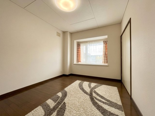 真栄１条２丁目 戸建の洋室|２階 ６帖洋室