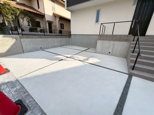 須磨区横尾３丁目 新築戸建ての駐車場|カースペースがあります