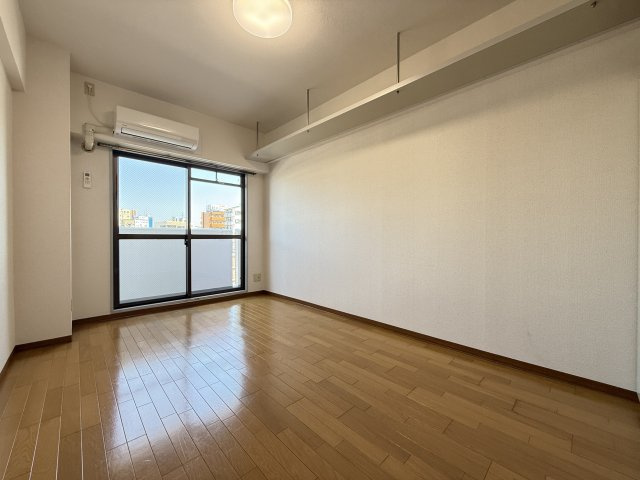 リベルターの寝室