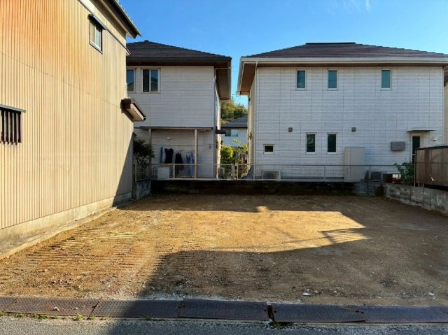 「ダブルウォークインクローゼット完備」南国市大そね甲　新築一戸建ての外観|4月5日撮影。日当たり良好。青空が広がる開放的な立地☆