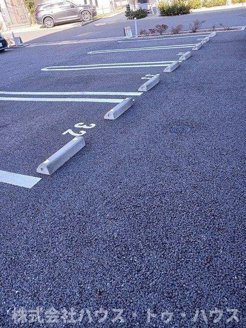 アルコ・イーリスの駐車場