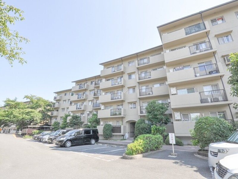 メゾン千里丘5番街S棟の外観