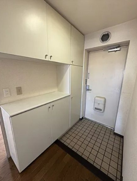イーストヒル町屋の玄関
