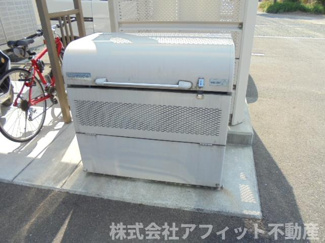 【その他共用部分】 | セジュール神辺 | 敷地内ゴミ置場
