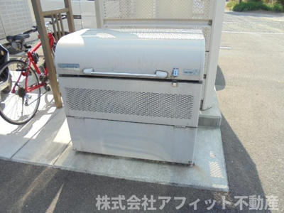 【その他共用部分】 | セジュール神辺 | 敷地内ゴミ置場
