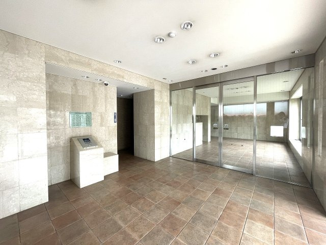 サーパス古江新町のエントランス|管理の行き届いたマンションです。