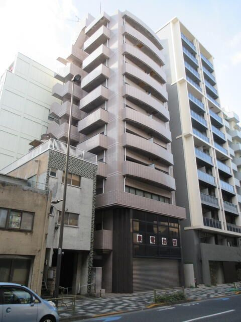泉ビルの外観