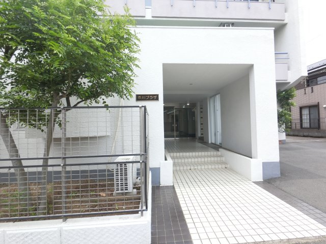 市川プラザのロビー