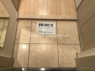 ガーラ市ヶ谷銀杏坂の玄関