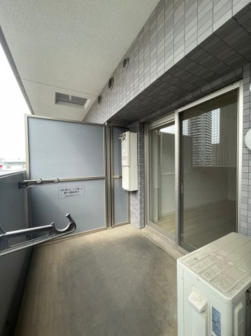 プレサンスジェネ千種内山　名古屋市賃貸　仲介手数料無料のバルコニー