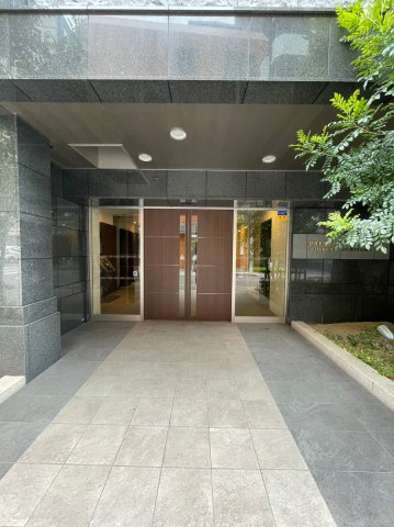 プレサンスジェネ千種内山　名古屋市賃貸　仲介手数料無料のエントランス