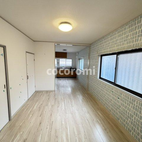 船橋本町２丁目　戸建の居間・リビング