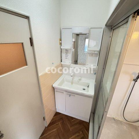 船橋本町２丁目　戸建の洗面所
