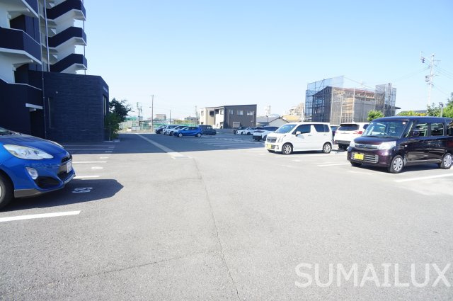 熊本市中央区国府２丁目の賃貸マンションの駐車場