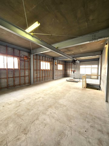 井原貸事務所兼居宅の内装