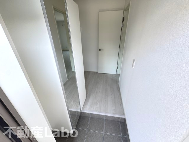 ロイヤルタウン田宮の玄関