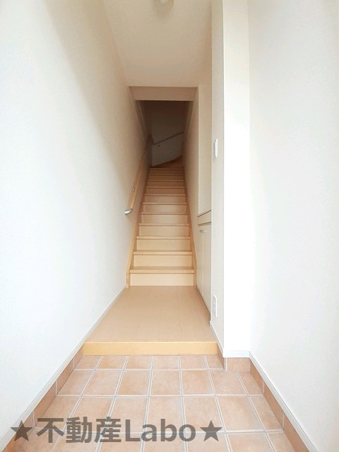 クラール名東 Aの玄関