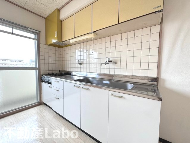 八番町リバーハイツのキッチン