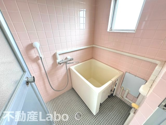 八番町リバーハイツの浴室