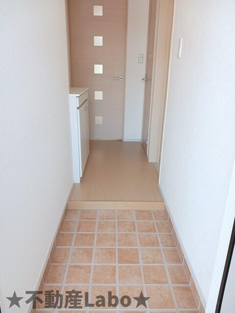 エルハーベン加茂宮Aの玄関