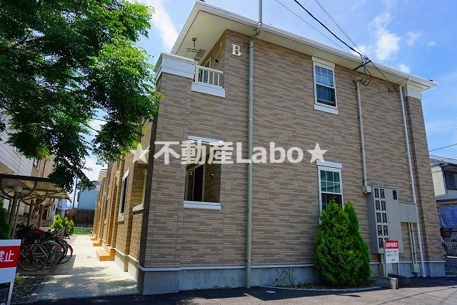 レヴェランスBの外観