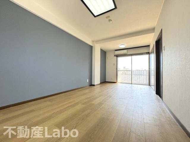 徳島市佐古四番町の賃貸マンションの洋室