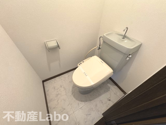 徳島市佐古四番町の賃貸マンションのトイレ