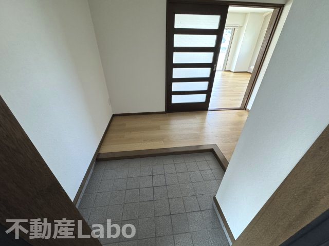 徳島市佐古四番町の賃貸マンションの玄関