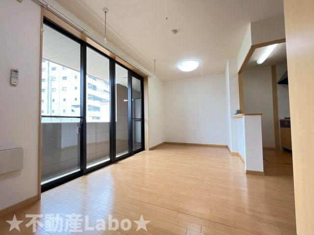 コートヴェール中島田Ⅱの居間・リビング