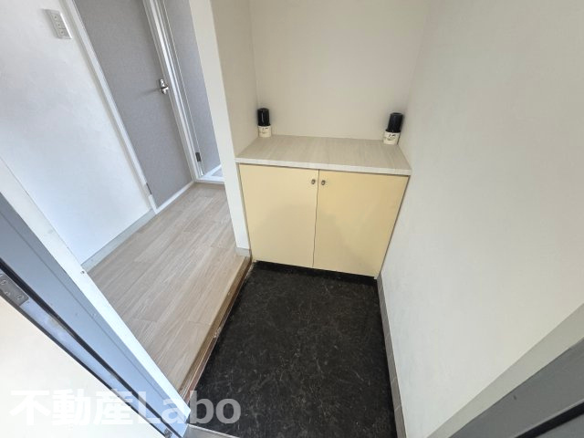 ロータスワゼルの玄関