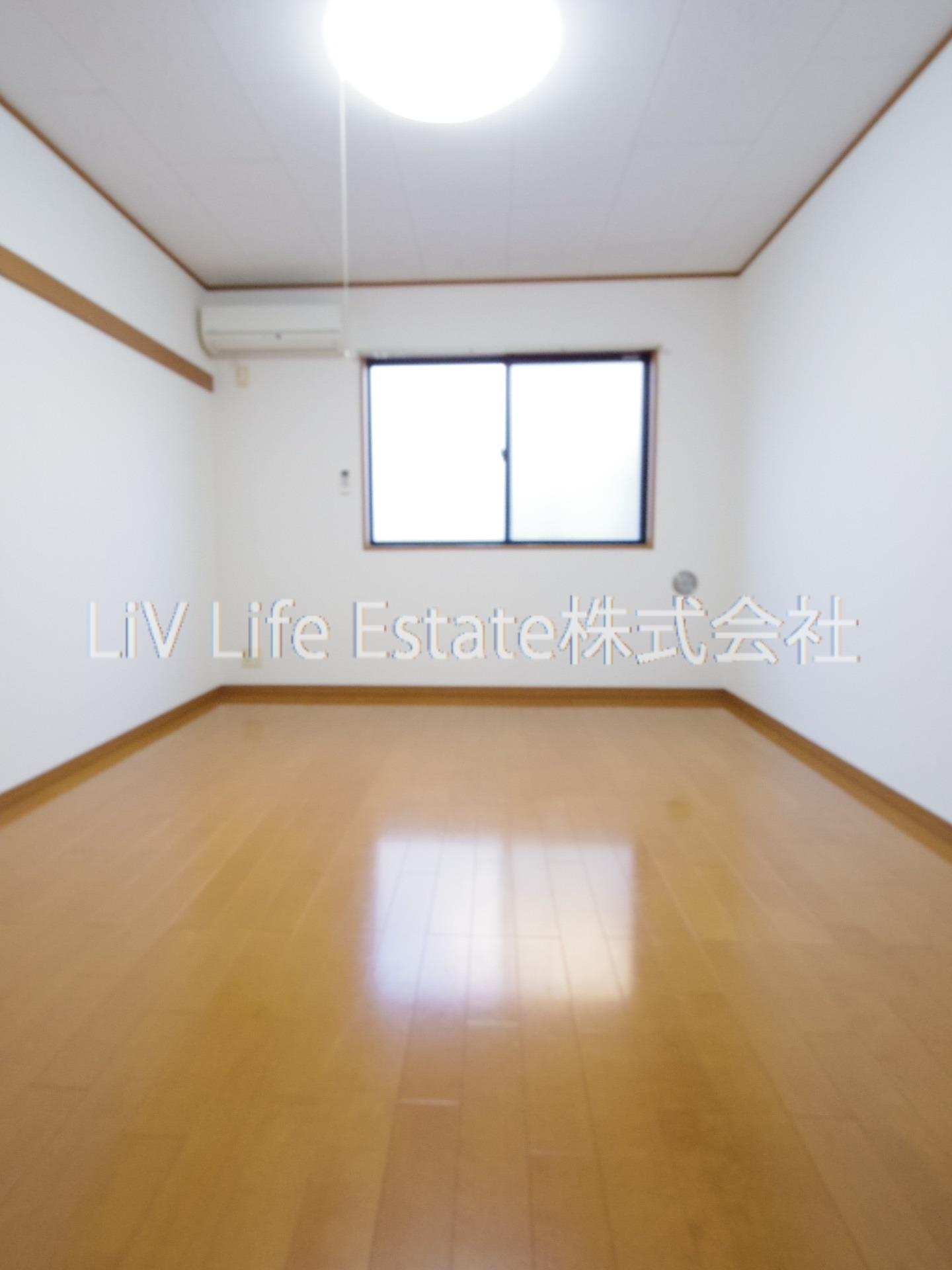 小平市上水本町２丁目のアパートの居間・リビング