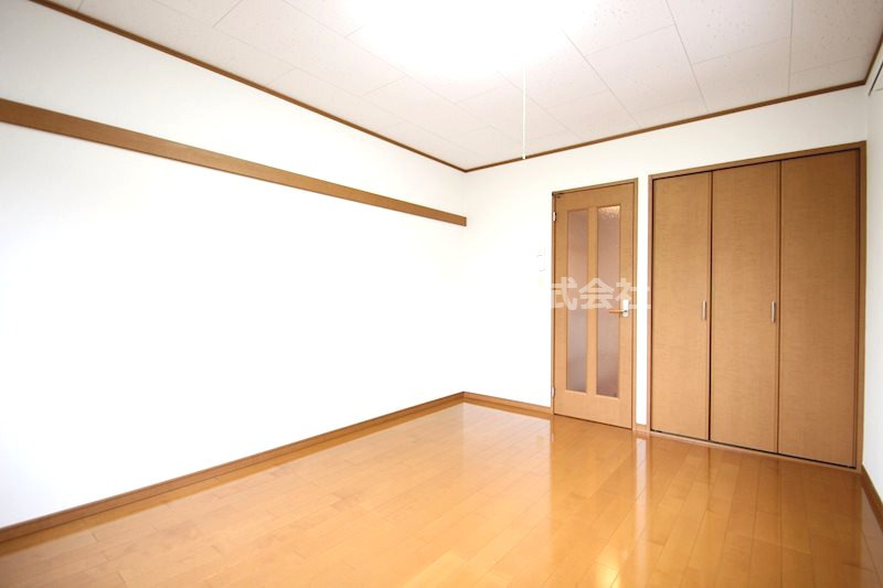 小平市上水本町２丁目のアパートの寝室