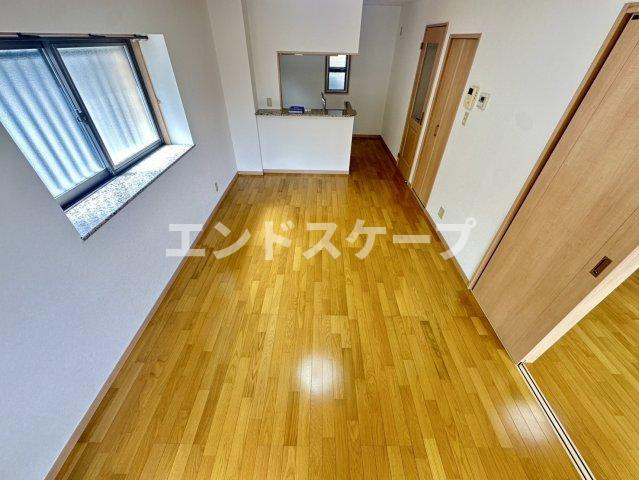 アールモニ Bの居間・リビング|高崎、前橋のお部屋探しはエンドスケープまで！お客様の理想お聞かせ下さい♪