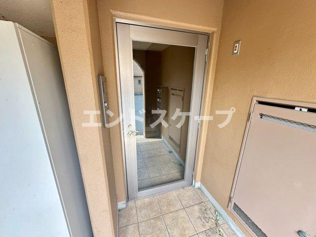 アールモニ Bのエントランス|高崎、前橋のお部屋探しはエンドスケープまで！お客様の理想お聞かせ下さい♪