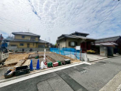 【外観】 | 日置荘西町６丁　新築分譲住宅　全３区画 | 南海高野線「初芝」駅まで徒歩６分！毎日の通勤や通学に便利です！忙しい朝や遅い帰宅時にも安心ですね♪
