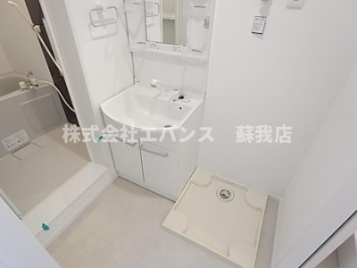 【洗面所】 | CAREL浜野B | 明るい洗面所です