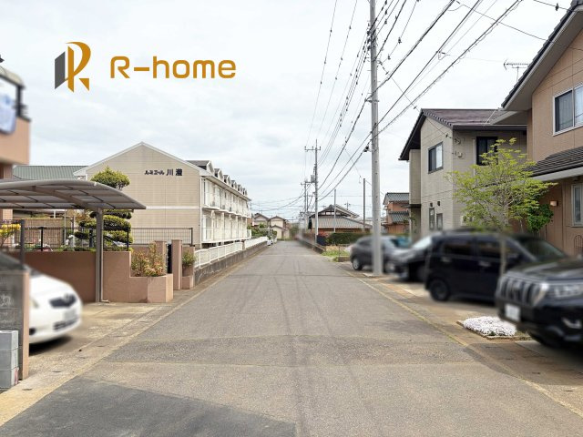 牛久市中央5期　新築戸建て　1号棟の前面道路含む現地写真|『今から見たい！』大歓迎です♪
お気軽にＲ－ｈomeまでお問い合わせください。