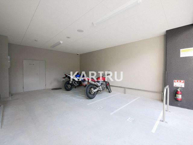 プレサンス谷町九丁目駅前 の駐車場