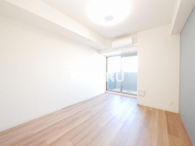 プレサンス谷町九丁目駅前 の居間・リビング