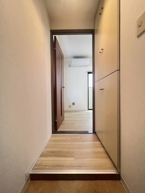 日興パレス目白の玄関