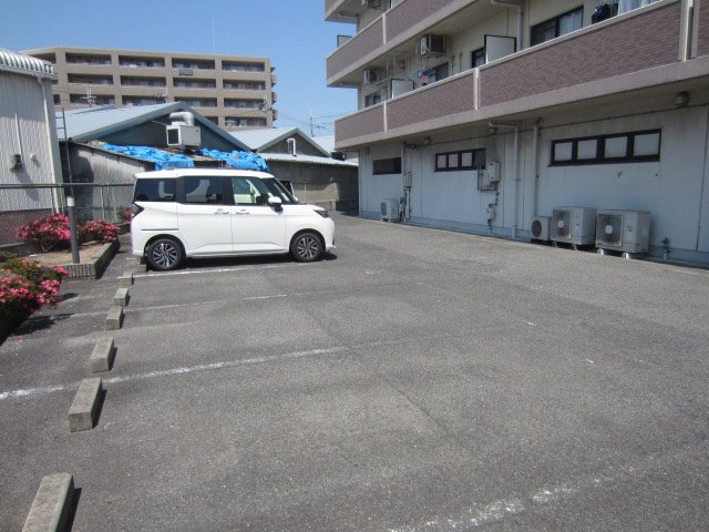 【駐車場】