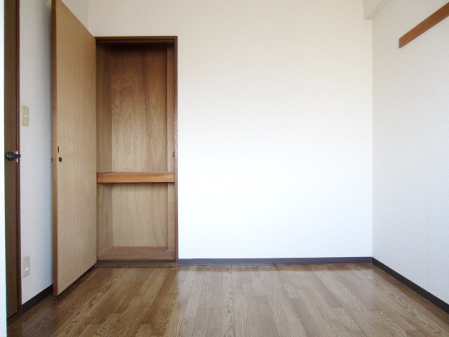 【寝室】