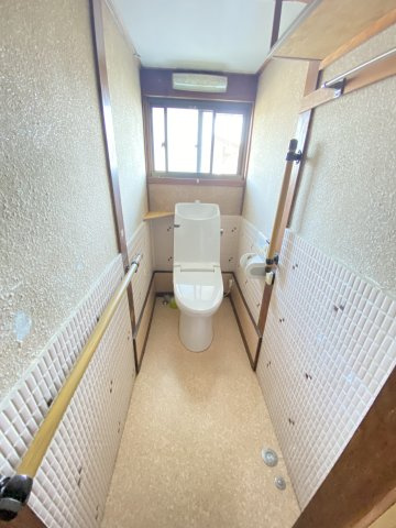 山口市宮野下の中古一戸建のトイレ