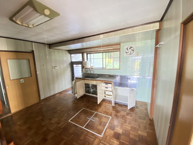 山口市宮野下の中古一戸建のキッチン