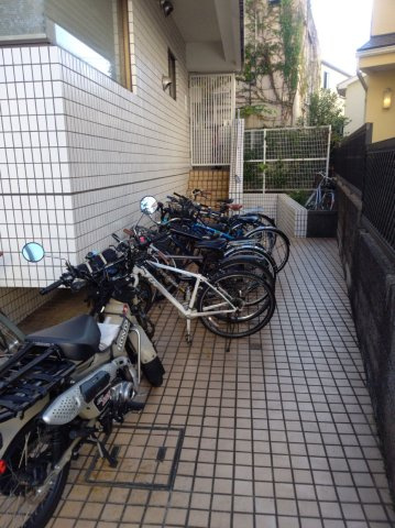 朝日プラザ桜新町の駐輪場
