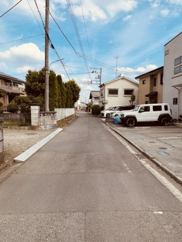 あきる野市渕上　オール電化付 中古戸建の前面道路含む現地写真