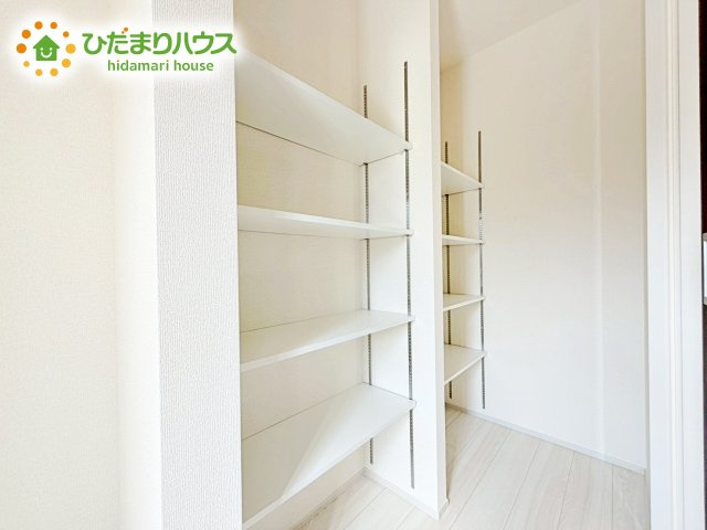 【収納】 | ひたちなか足崎20期　新築戸建　1号棟 | 天井まであるシューズボックスは、家族全員の靴が入るため、散らかりがちな玄関もスッキリ片付きますね。