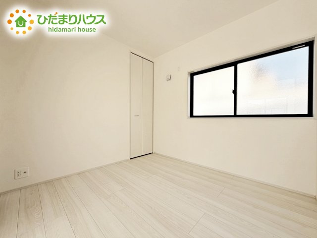 【洋室】 | ひたちなか足崎20期　新築戸建　1号棟 | 夏場に心地良いひんやり感はフローリングならでは☆彡