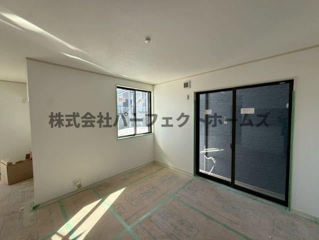 太秦緑ヶ丘戸建　賃貸の居間・リビング|居間です